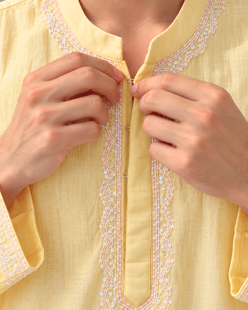 Shray Peela Kurta