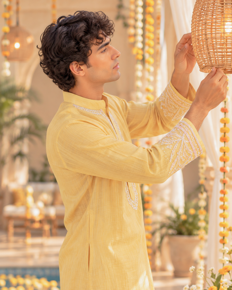Shray Peela Kurta